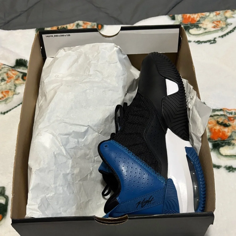 Jordan black and Blue Men's Athletic Shoes